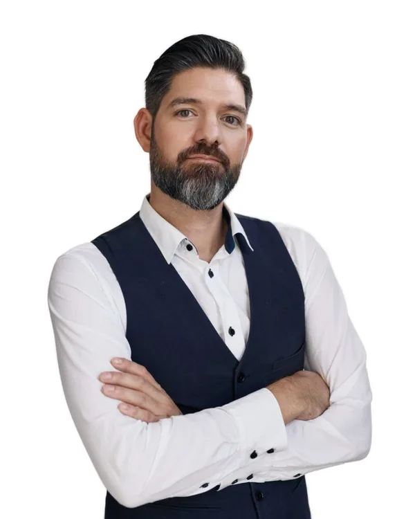 Adrian Hinder, Swiss Moving Service